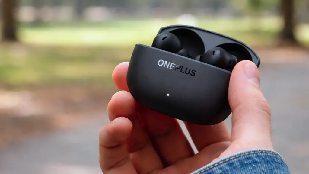 OnePlus Nord Buds 4 Pro в черном цвете